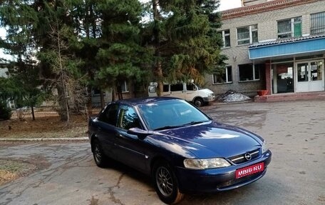 Opel Vectra B рестайлинг, 1997 год, 335 000 рублей, 1 фотография