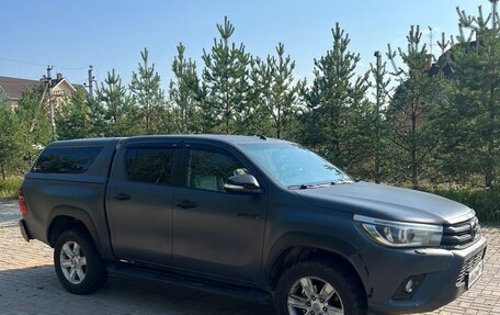 Toyota Hilux VIII, 2015 год, 2 550 000 рублей, 2 фотография