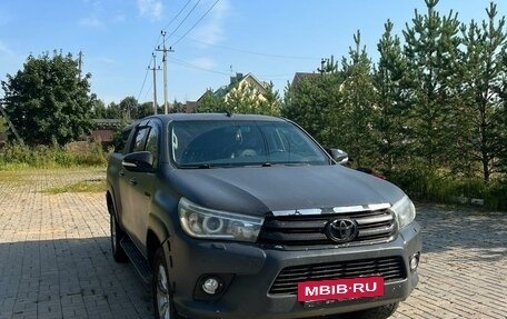 Toyota Hilux VIII, 2015 год, 2 550 000 рублей, 6 фотография