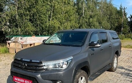 Toyota Hilux VIII, 2015 год, 2 550 000 рублей, 16 фотография