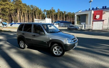 Chevrolet Niva I рестайлинг, 2015 год, 660 000 рублей, 13 фотография