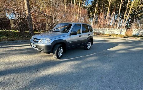 Chevrolet Niva I рестайлинг, 2015 год, 660 000 рублей, 16 фотография