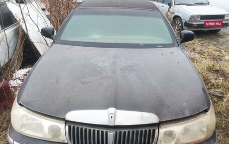 Lincoln Town Car III рестайлинг, 2001 год, 70 000 рублей, 1 фотография