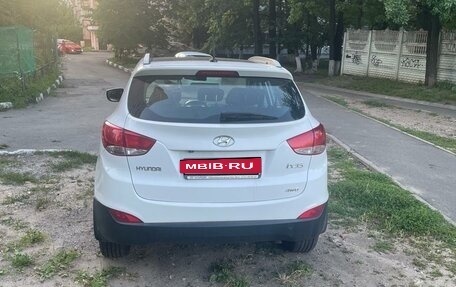 Hyundai ix35 I рестайлинг, 2013 год, 899 000 рублей, 3 фотография