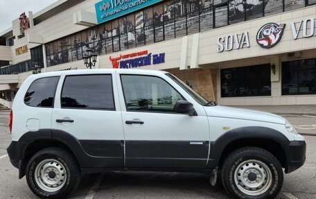 Chevrolet Niva I рестайлинг, 2019 год, 835 000 рублей, 2 фотография