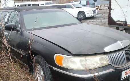 Lincoln Town Car III рестайлинг, 2001 год, 70 000 рублей, 5 фотография