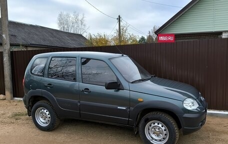 Chevrolet Niva I рестайлинг, 2011 год, 630 000 рублей, 2 фотография