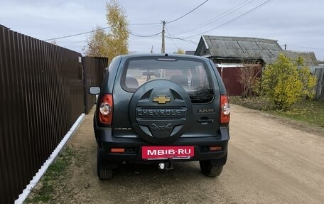 Chevrolet Niva I рестайлинг, 2011 год, 630 000 рублей, 4 фотография