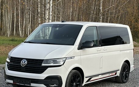 Volkswagen Multivan T6 рестайлинг, 2021 год, 8 000 000 рублей, 2 фотография