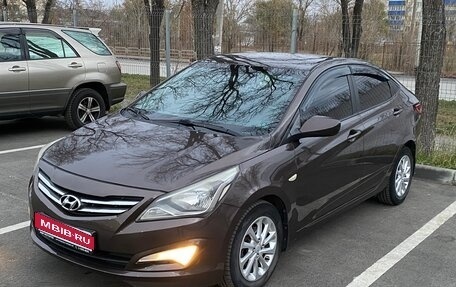 Hyundai Solaris II рестайлинг, 2015 год, 880 000 рублей, 1 фотография