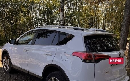 Toyota RAV4, 2017 год, 2 600 000 рублей, 3 фотография