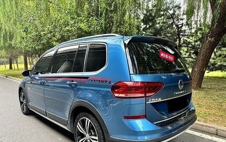 Volkswagen Touran III, 2020 год, 2 487 000 рублей, 3 фотография