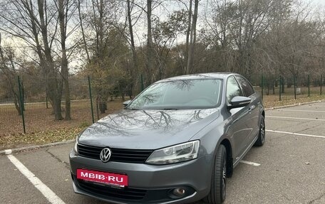 Volkswagen Jetta VI, 2014 год, 1 230 000 рублей, 2 фотография