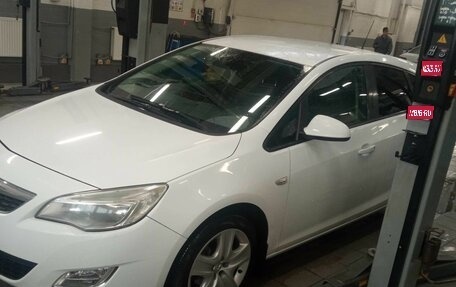 Opel Astra J, 2012 год, 750 000 рублей, 1 фотография