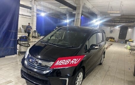 Honda Freed I, 2014 год, 1 400 000 рублей, 17 фотография