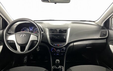 Hyundai Solaris II рестайлинг, 2011 год, 770 000 рублей, 16 фотография