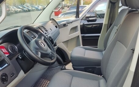 Volkswagen Caravelle T5, 2012 год, 2 100 000 рублей, 5 фотография