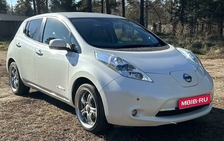 Nissan Leaf I, 2013 год, 560 000 рублей, 1 фотография