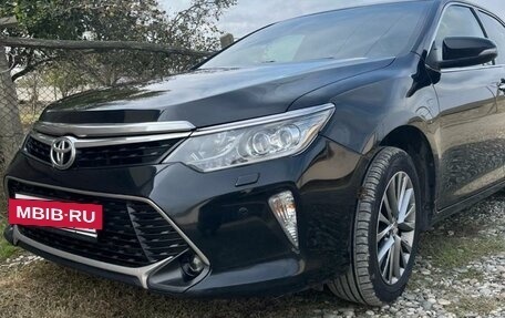 Toyota Camry, 2017 год, 2 400 000 рублей, 6 фотография