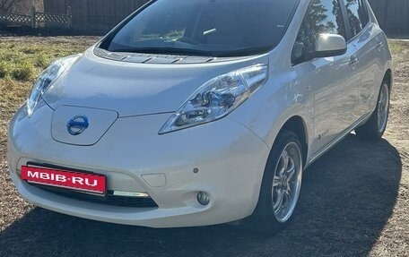 Nissan Leaf I, 2013 год, 560 000 рублей, 2 фотография