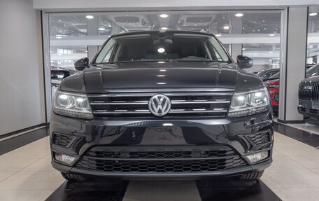 Volkswagen Tiguan II, 2018 год, 2 600 000 рублей, 2 фотография