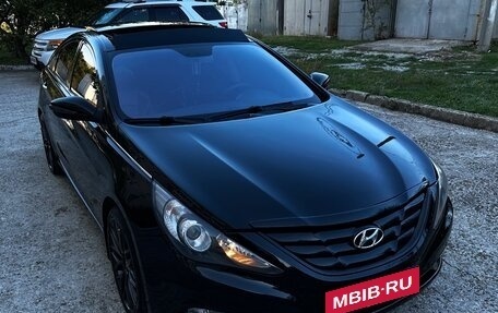 Hyundai Sonata VI, 2011 год, 1 520 000 рублей, 1 фотография