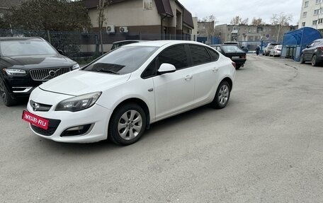 Opel Astra J, 2013 год, 1 200 000 рублей, 4 фотография