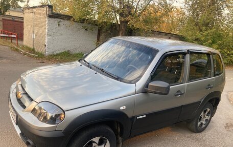 Chevrolet Niva I рестайлинг, 2013 год, 545 000 рублей, 2 фотография