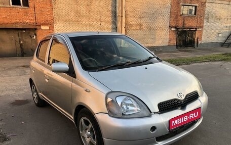 Toyota Vitz, 2000 год, 540 000 рублей, 1 фотография