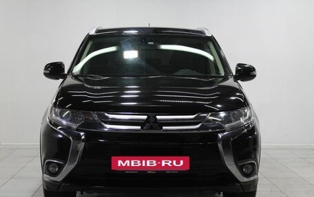 Mitsubishi Outlander III рестайлинг 3, 2016 год, 1 690 000 рублей, 2 фотография