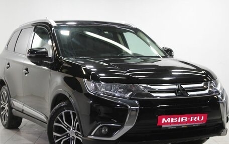 Mitsubishi Outlander III рестайлинг 3, 2016 год, 1 690 000 рублей, 3 фотография