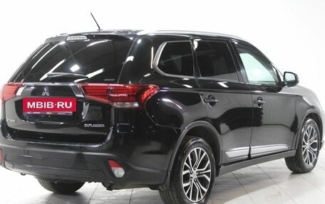 Mitsubishi Outlander III рестайлинг 3, 2016 год, 1 690 000 рублей, 5 фотография