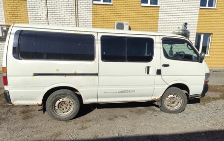 Toyota HiAce H100, 2001 год, 650 000 рублей, 7 фотография