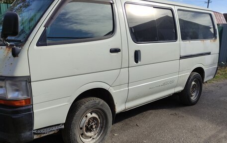 Toyota HiAce H100, 2001 год, 650 000 рублей, 14 фотография