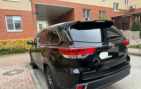 Toyota Highlander III, 2019 год, 5 050 000 рублей, 3 фотография