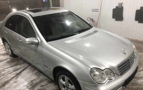 Mercedes-Benz C-Класс, 2005 год, 950 000 рублей, 23 фотография