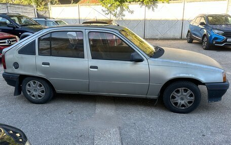 Opel Kadett E рестайлинг, 1985 год, 210 000 рублей, 4 фотография