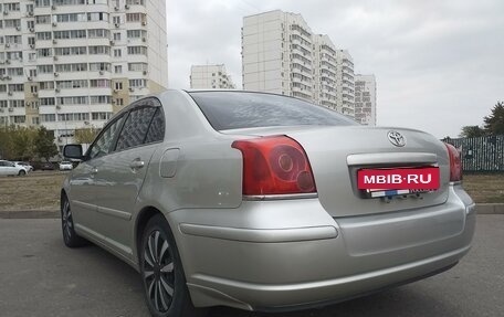 Toyota Avensis III рестайлинг, 2005 год, 790 000 рублей, 2 фотография