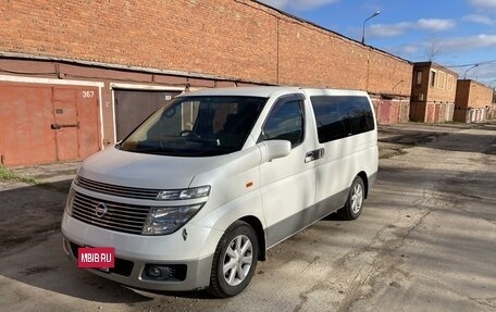 Nissan Elgrand III, 2002 год, 1 550 000 рублей, 3 фотография