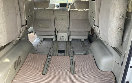 Nissan Elgrand III, 2002 год, 1 550 000 рублей, 15 фотография