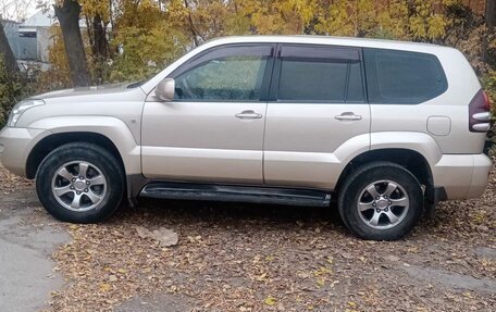 Toyota Land Cruiser Prado 120 рестайлинг, 2007 год, 2 230 000 рублей, 6 фотография