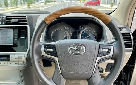 Toyota Land Cruiser Prado 150 рестайлинг 2, 2021 год, 4 120 555 рублей, 6 фотография