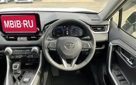 Toyota RAV4, 2021 год, 2 411 000 рублей, 12 фотография