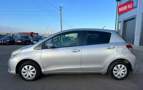 Toyota Vitz, 2013 год, 919 000 рублей, 3 фотография