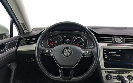 Volkswagen Passat B8 рестайлинг, 2019 год, 2 700 000 рублей, 17 фотография