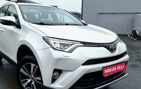 Toyota RAV4, 2015 год, 2 490 000 рублей, 1 фотография