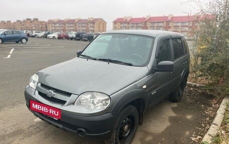 Chevrolet Niva I рестайлинг, 2018 год, 725 000 рублей, 2 фотография