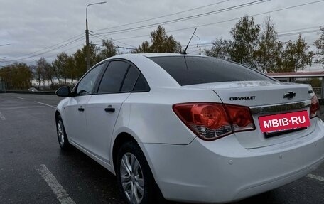 Chevrolet Cruze II, 2011 год, 800 000 рублей, 3 фотография