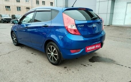 Hyundai Solaris II рестайлинг, 2012 год, 750 000 рублей, 3 фотография