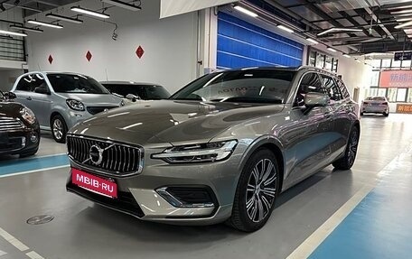 Volvo V60 II, 2020 год, 3 920 000 рублей, 3 фотография